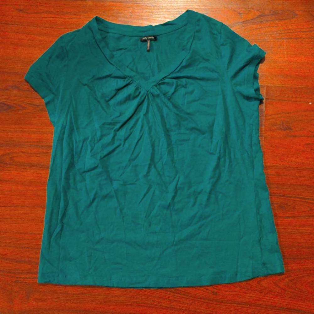 ⭐ Daisy Fuentes Green 1X Plus Size Women's Top